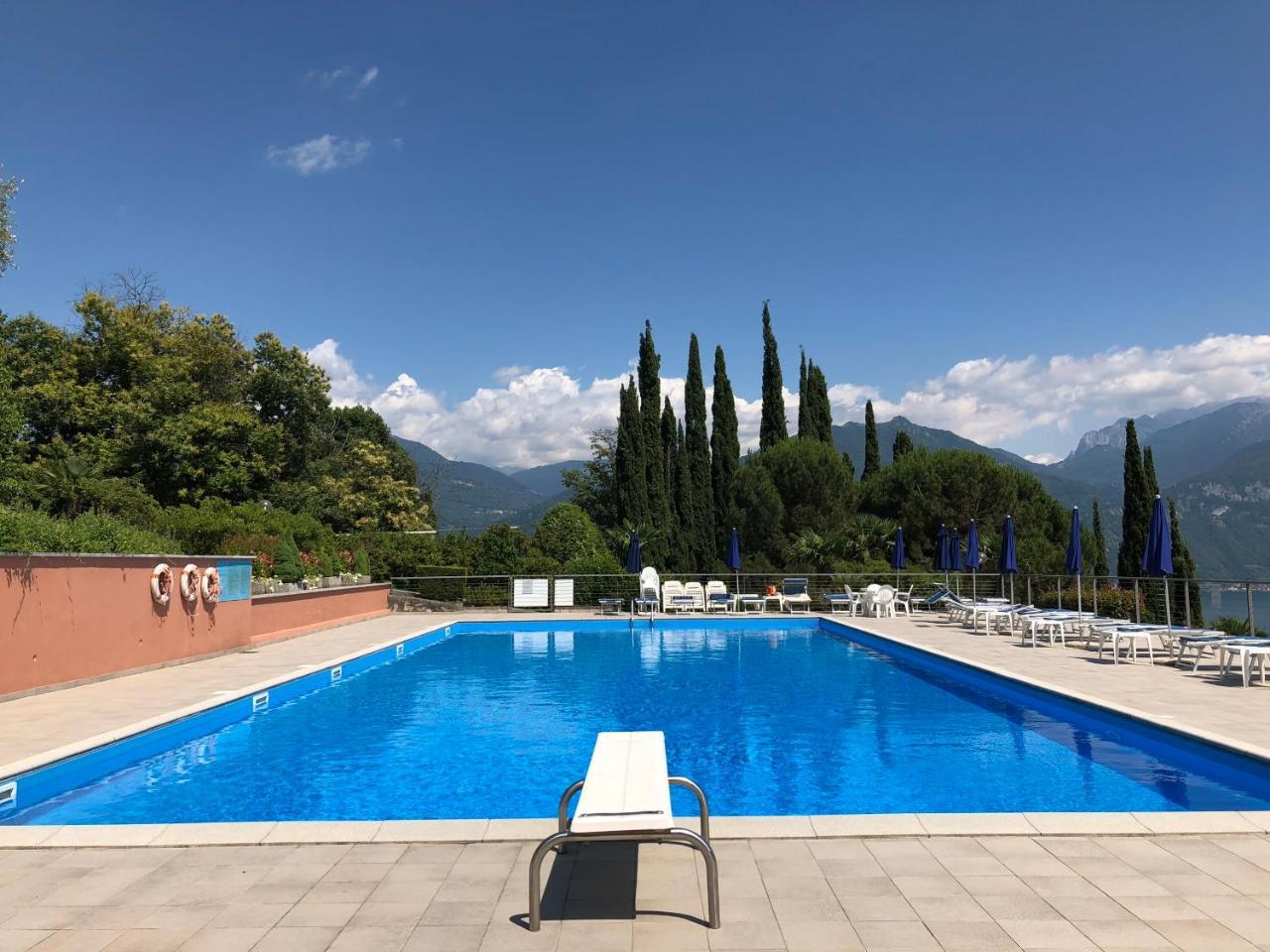 Le Terrazze Vista Lago Piscina Tennis Parking Wi-Fi Menaggio Exterior photo